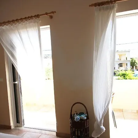 Mandola - Beachside Skala (Kefalonia)